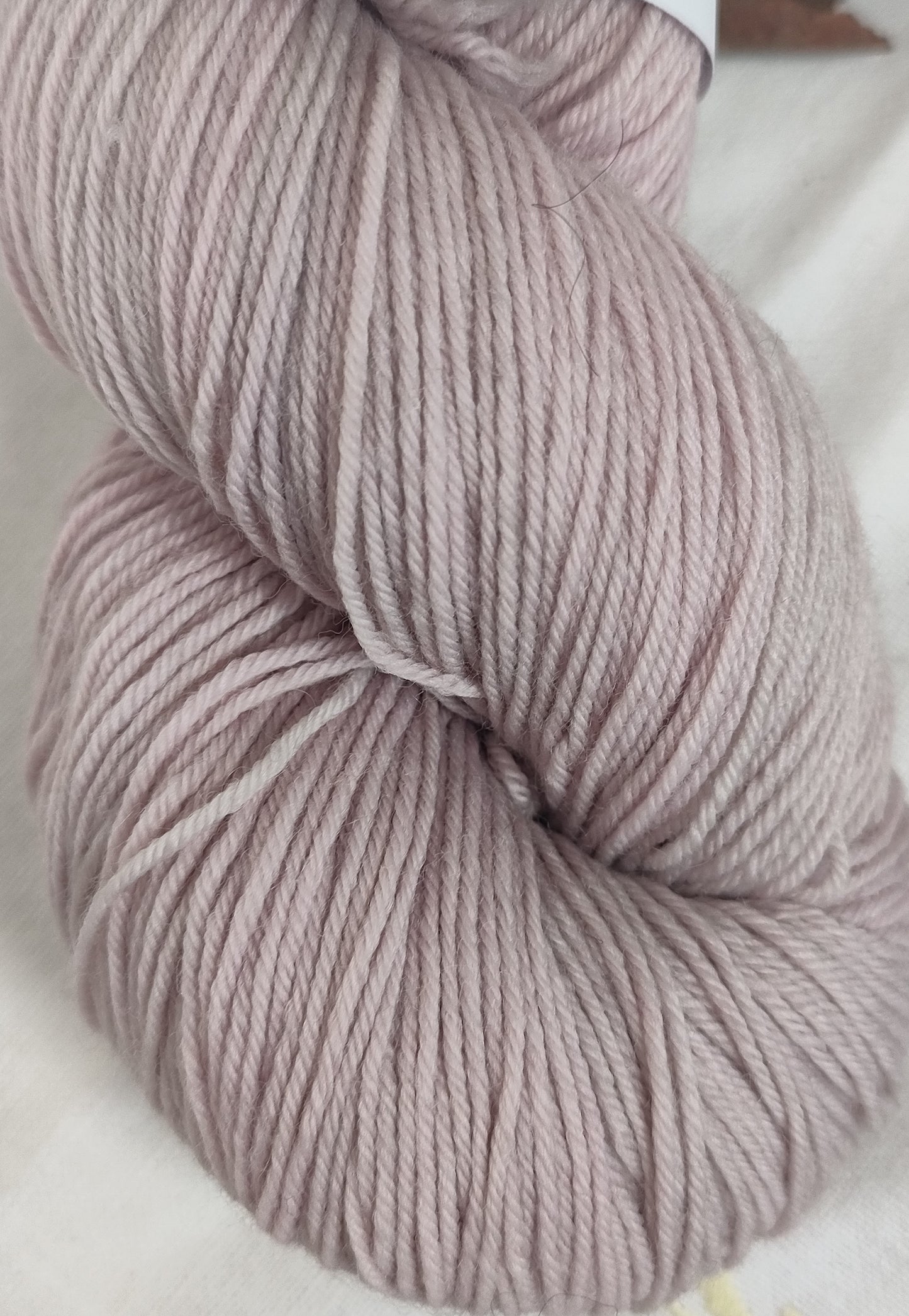 Marbled lilac pink merino nylon four ply yarn