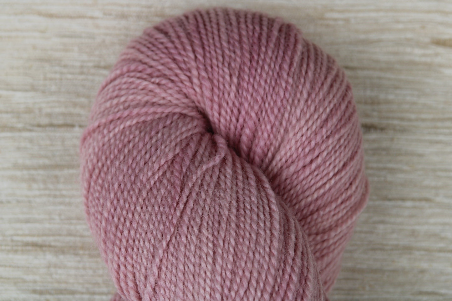 19484 Shell pink Filament Blue Faced Leicester high twist 4 ply