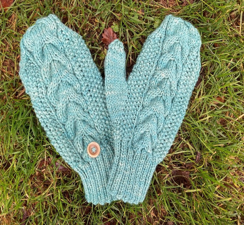 Twisted vine flip-top mittens digital pattern