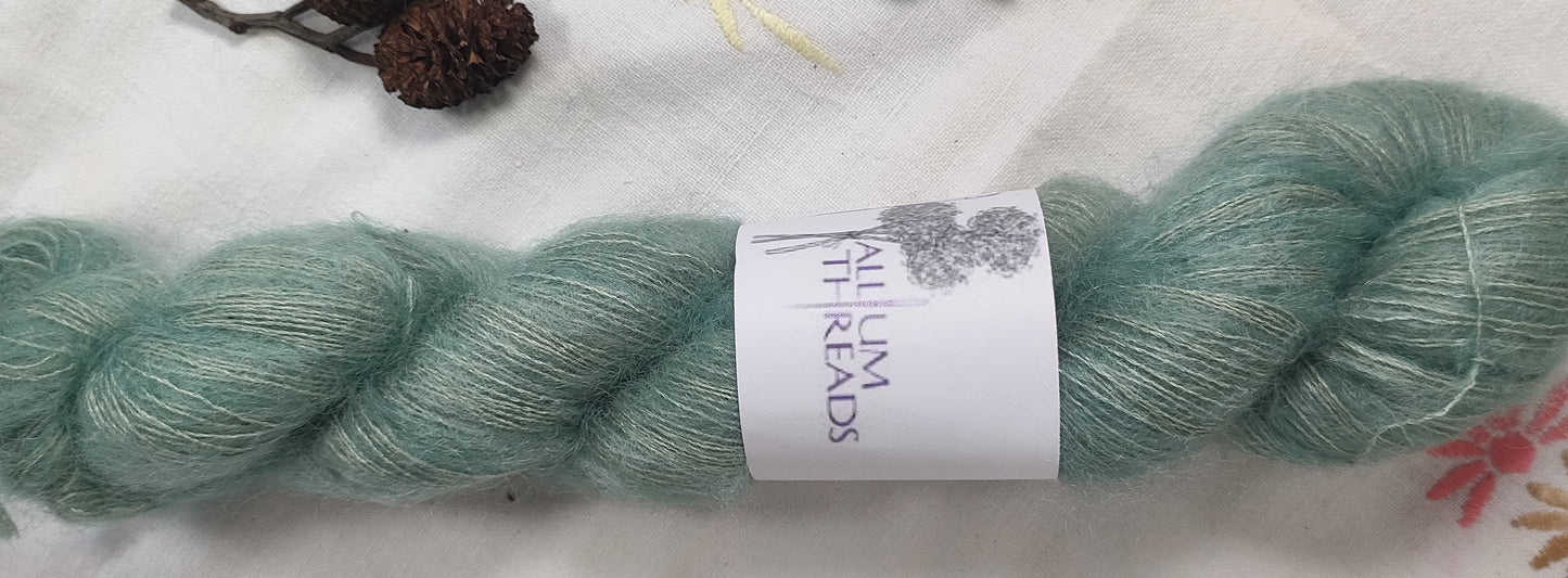 19665 Mid green Seedhead mohair silk