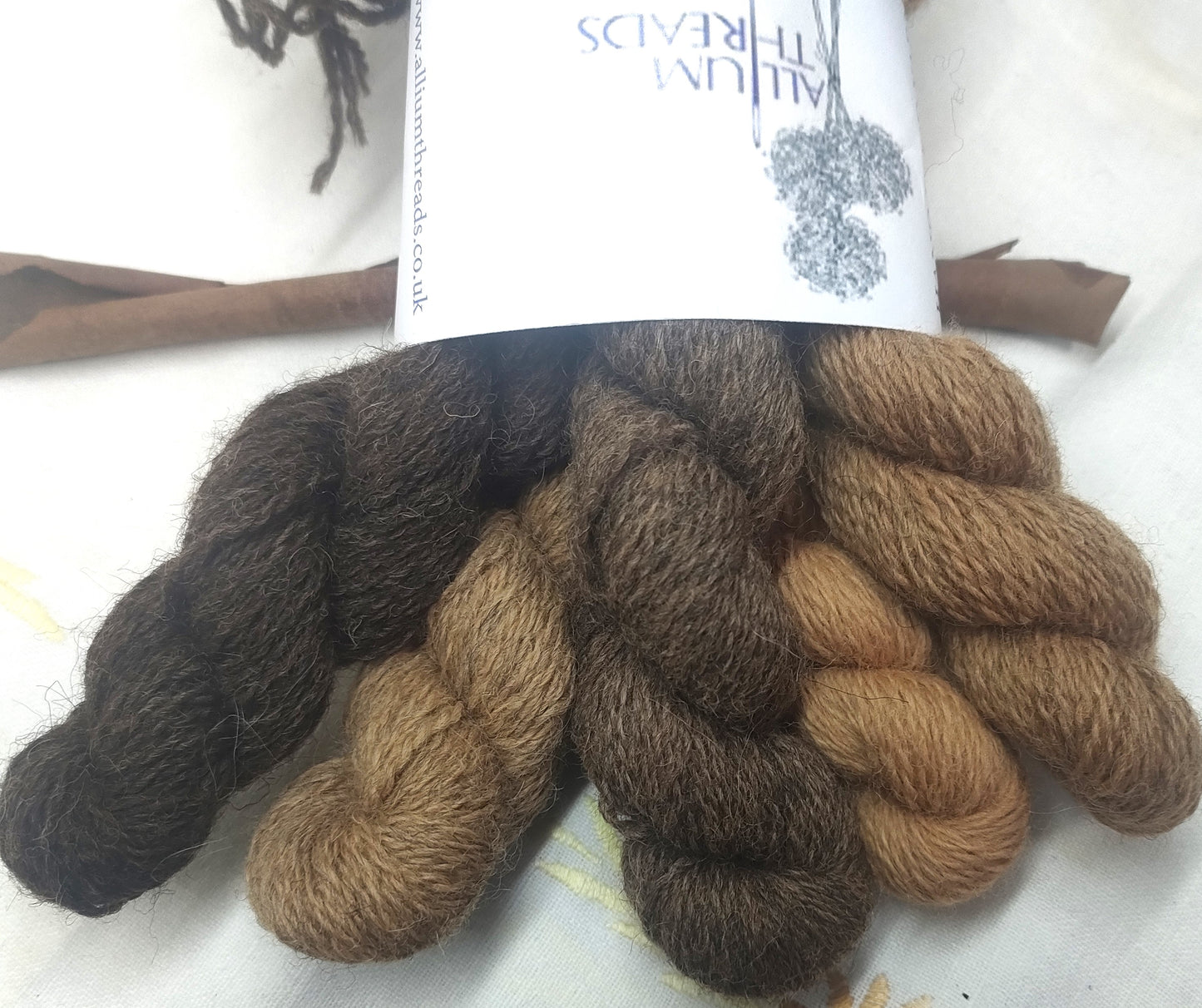 Cutch toffee colour BFL/Masham four ply yarn mini set